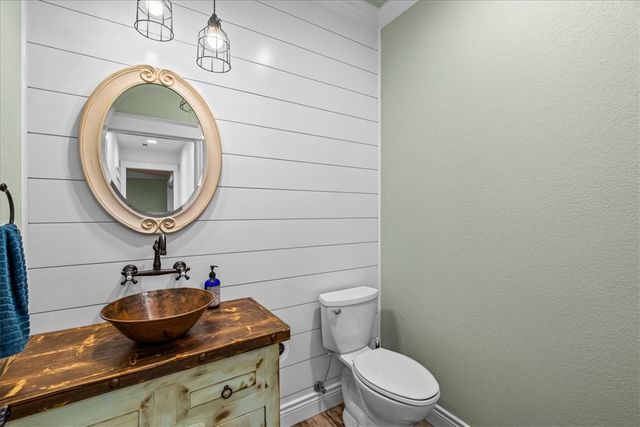 2 Hill Lane, Bella Vista, AR 72714