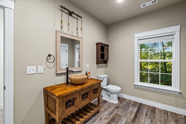 2 Hill Lane, Bella Vista, AR 72714