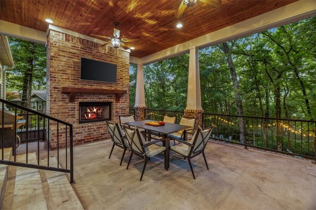 2 Hill Lane, Bella Vista, AR 72714