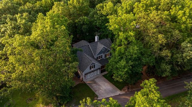 2 Hill Lane, Bella Vista, AR 72714