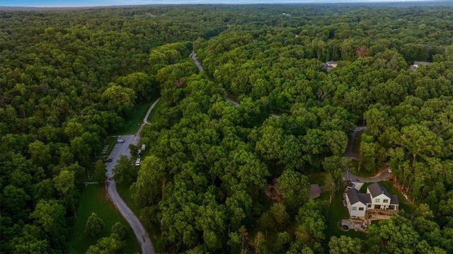 2 Hill Lane, Bella Vista, AR 72714
