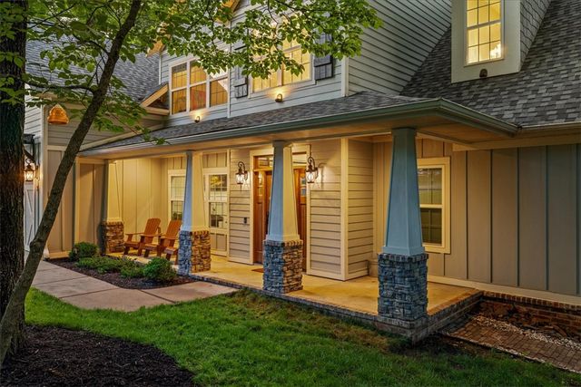 2 Hill Lane, Bella Vista, AR 72714