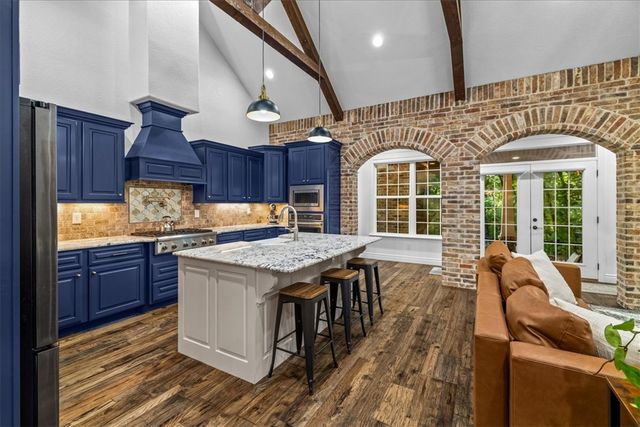 2 Hill Lane, Bella Vista, AR 72714