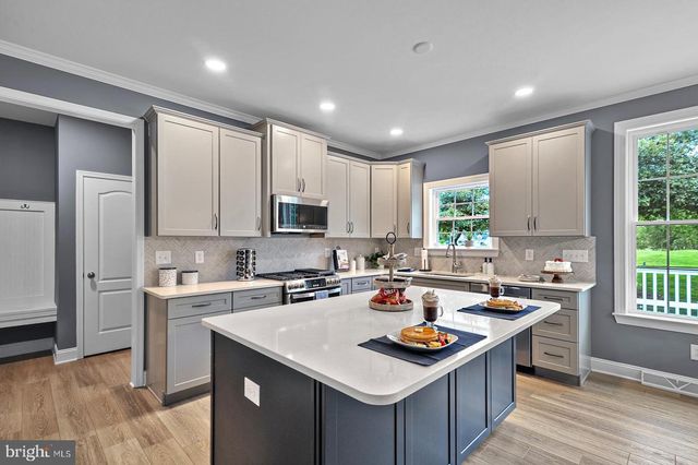 25 LIVINGSTON DR, Felton, DE 19943