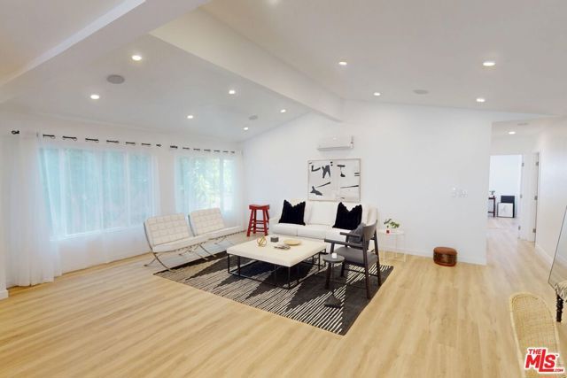 1113 Mohawk, Topanga (los Angeles), CA 90290