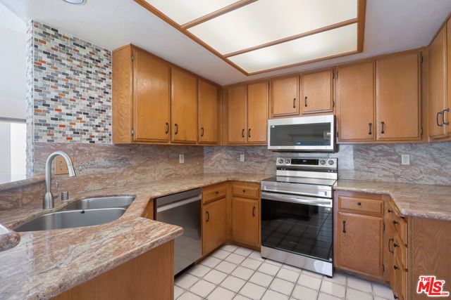 8821 Penridge Place, Inglewood, CA 90305