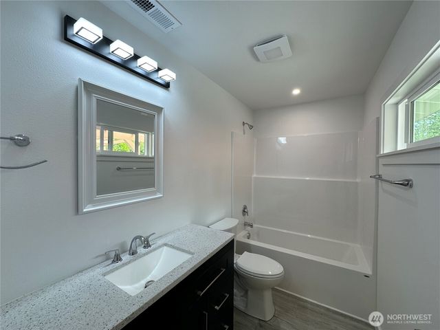 1743 SE Crawford Road, Port Orchard, WA 98366