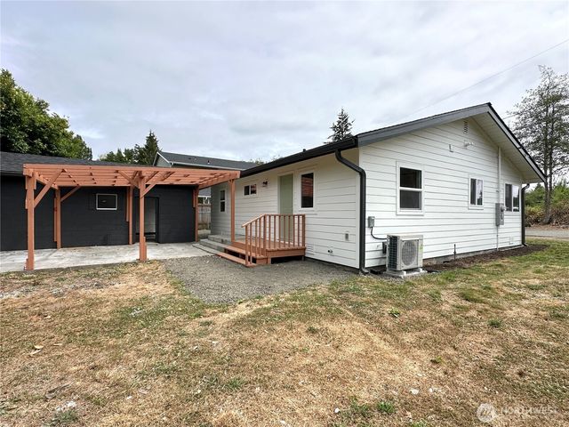 1743 SE Crawford Road, Port Orchard, WA 98366