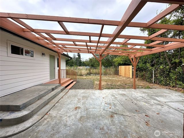 1743 SE Crawford Road, Port Orchard, WA 98366
