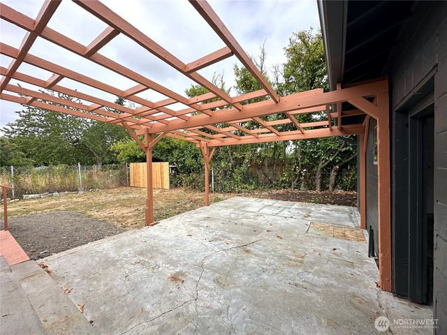 1743 SE Crawford Road, Port Orchard, WA 98366