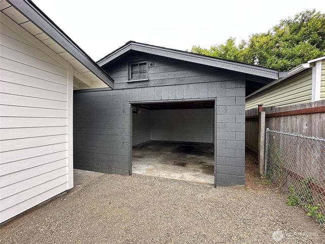 1743 SE Crawford Road, Port Orchard, WA 98366