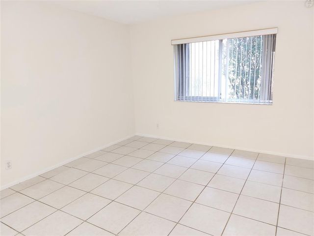 409 Gardens Dr 104, Pompano Beach, FL 33069