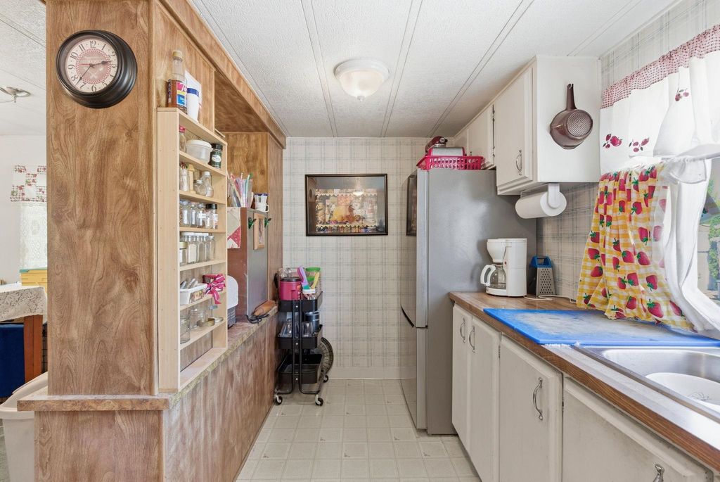 1211 E Lyons Ave, Spokane, WA 99208 photo 9