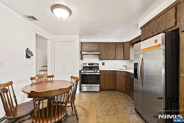60 Otoole Street, Westwood, NJ 07675