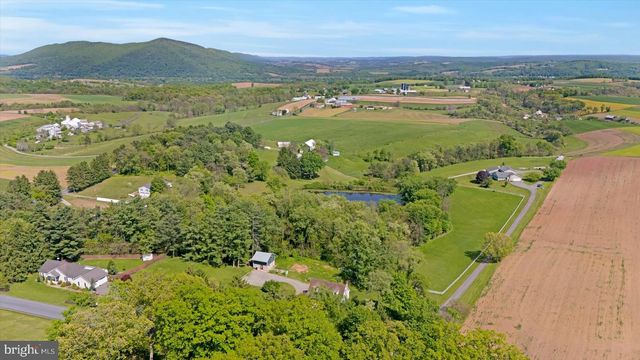 1105 RED HILL RD, Port Trevorton, PA 17864