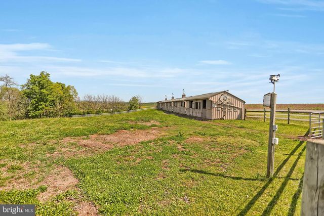 1105 RED HILL RD, Port Trevorton, PA 17864
