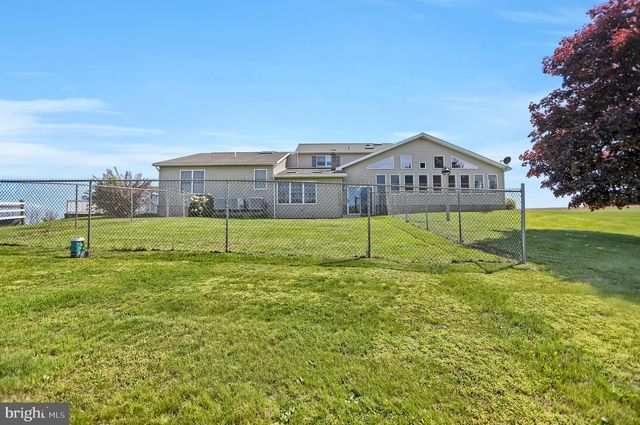 1105 RED HILL RD, Port Trevorton, PA 17864
