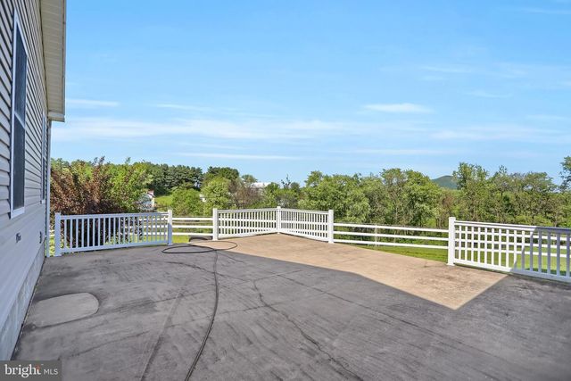 1105 RED HILL RD, Port Trevorton, PA 17864