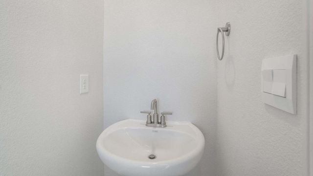 3844 Chitalpa, Santa Fe, NM 87507