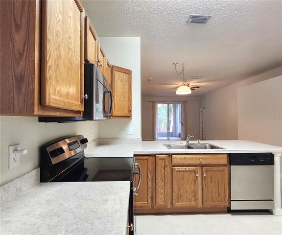 10232 GRANT CREEK DRIVE, Tampa, FL 33647