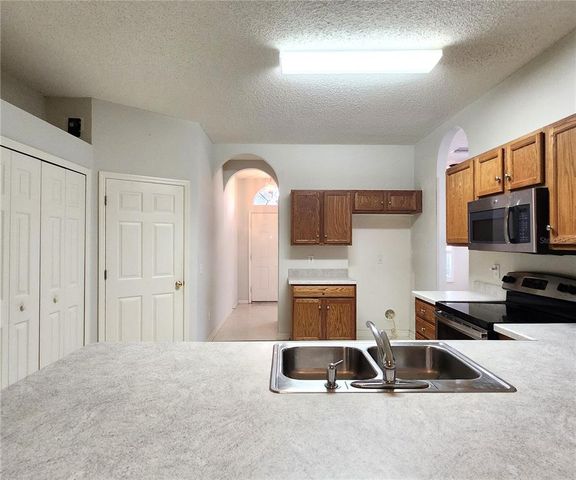 10232 GRANT CREEK DRIVE, Tampa, FL 33647