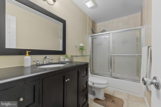 12346 FIELD LARK CT, Fairfax, VA 22033