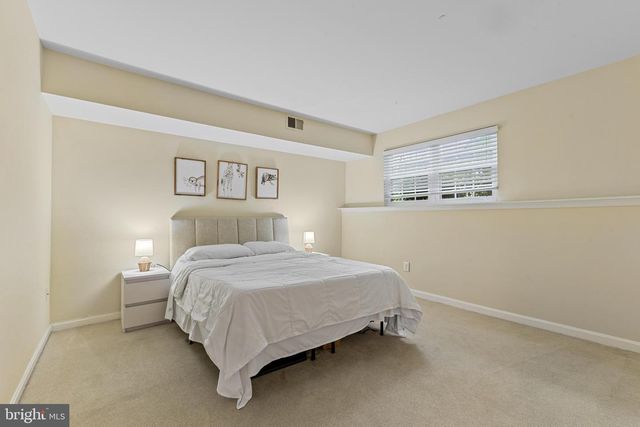 12346 FIELD LARK CT, Fairfax, VA 22033