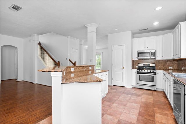 6914 Grants Hollow Ln, Richmond, TX 77407