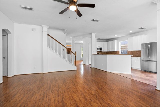 6914 Grants Hollow Ln, Richmond, TX 77407