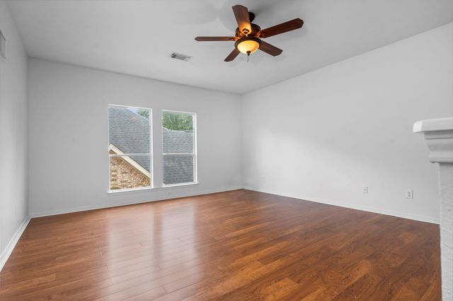 6914 Grants Hollow Ln, Richmond, TX 77407