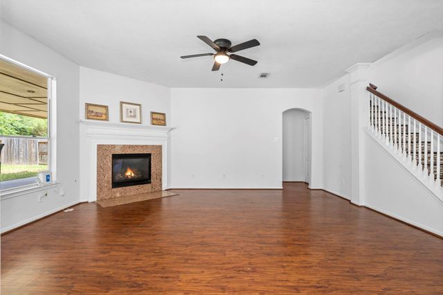 6914 Grants Hollow Ln, Richmond, TX 77407