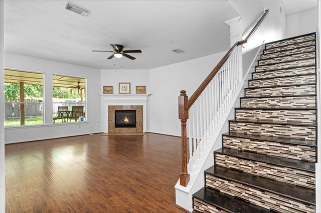 6914 Grants Hollow Ln, Richmond, TX 77407
