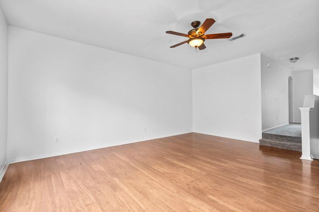 6914 Grants Hollow Ln, Richmond, TX 77407