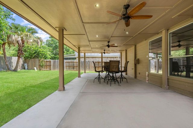 6914 Grants Hollow Ln, Richmond, TX 77407