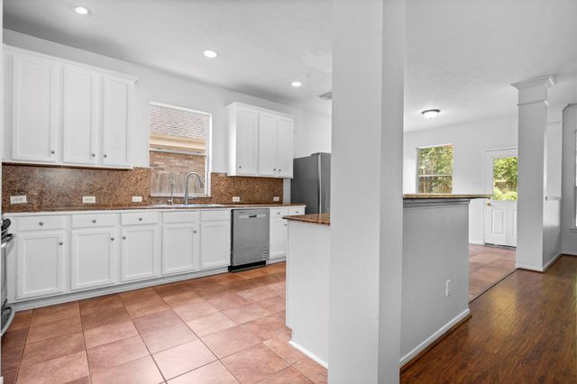6914 Grants Hollow Ln, Richmond, TX 77407