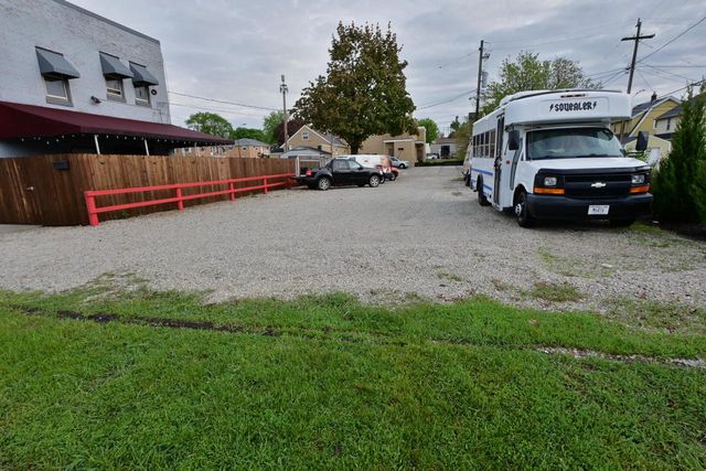 88 W BECHER STREET, West Allis, WI 53227