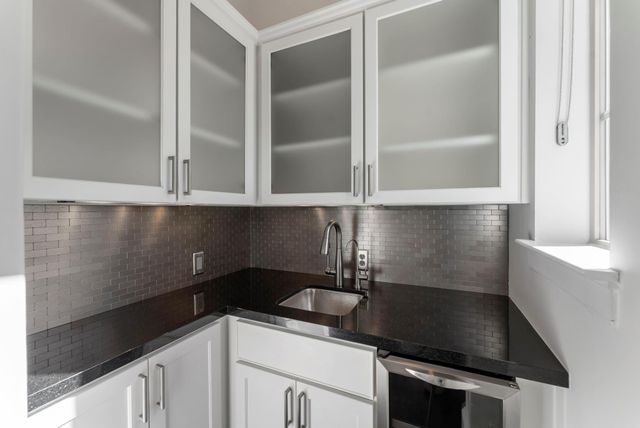 130 Gateway Park Place, The Woodlands, TX 77380