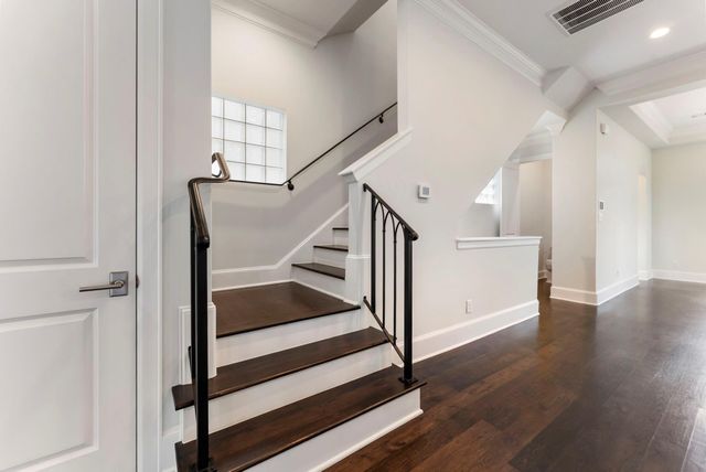 130 Gateway Park Place, The Woodlands, TX 77380