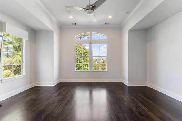 130 Gateway Park Place, The Woodlands, TX 77380