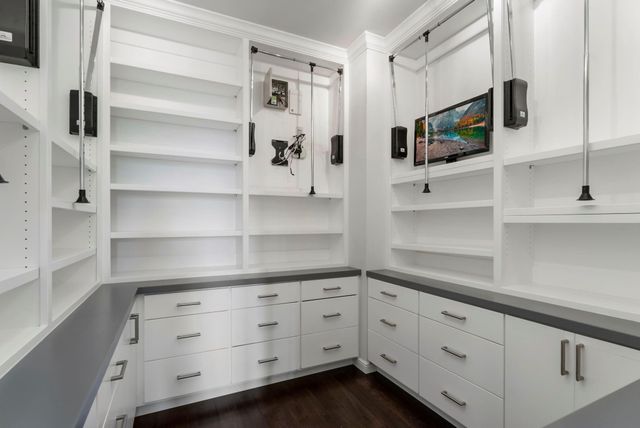 130 Gateway Park Place, The Woodlands, TX 77380