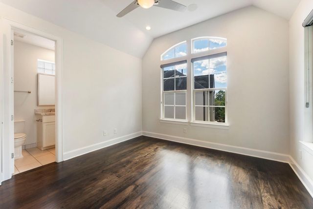 130 Gateway Park Place, The Woodlands, TX 77380