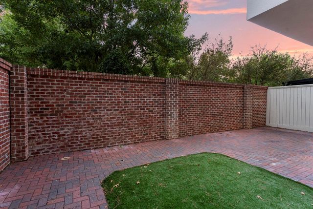 130 Gateway Park Place, The Woodlands, TX 77380