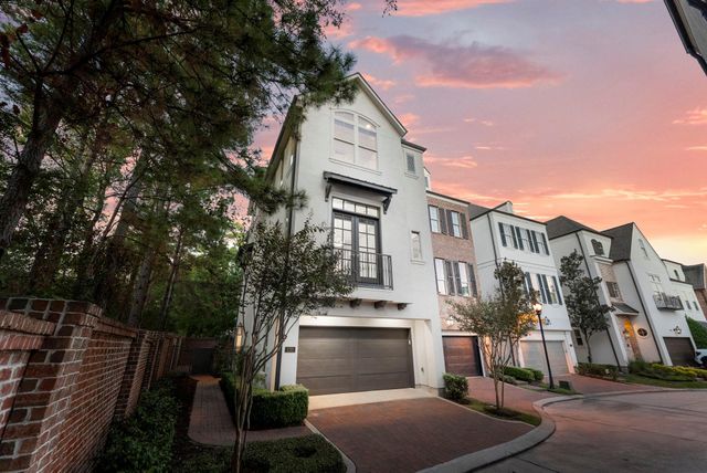 130 Gateway Park Place, The Woodlands, TX 77380