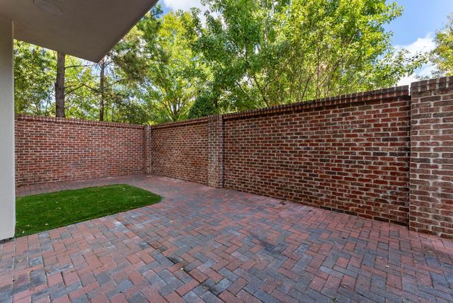 130 Gateway Park Place, The Woodlands, TX 77380