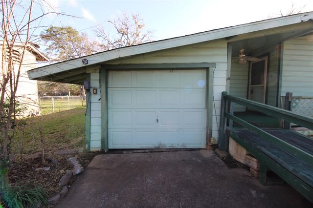 430 Winding Way Street, Lake Jackson, TX 77566