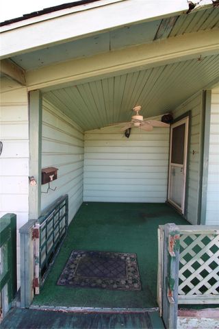 430 Winding Way Street, Lake Jackson, TX 77566