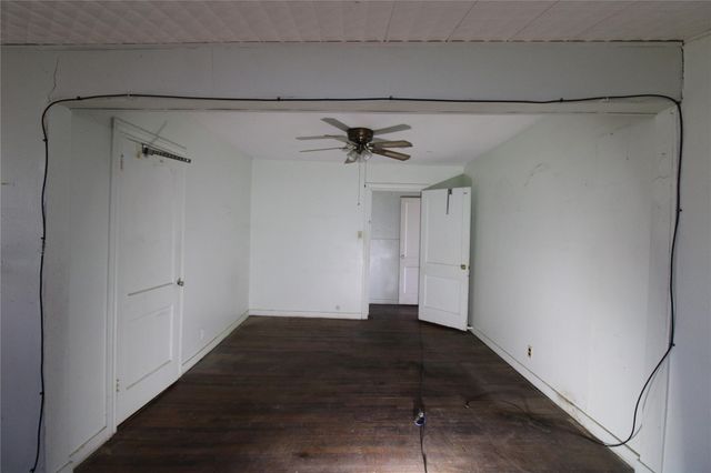 430 Winding Way Street, Lake Jackson, TX 77566