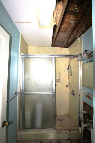 430 Winding Way Street, Lake Jackson, TX 77566