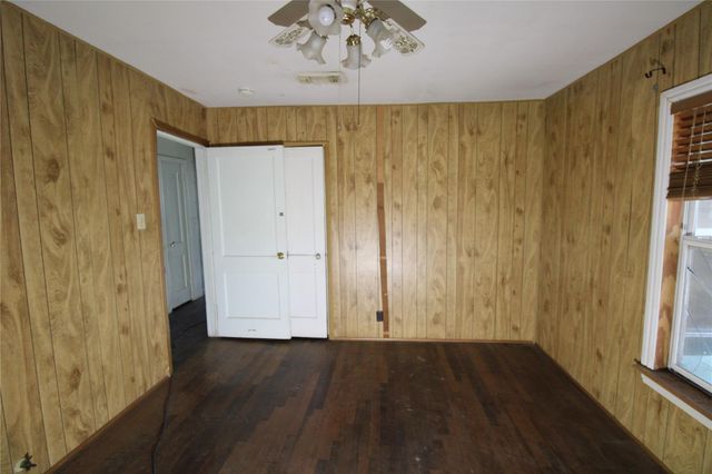 430 Winding Way Street, Lake Jackson, TX 77566