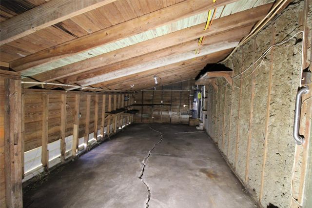 430 Winding Way Street, Lake Jackson, TX 77566